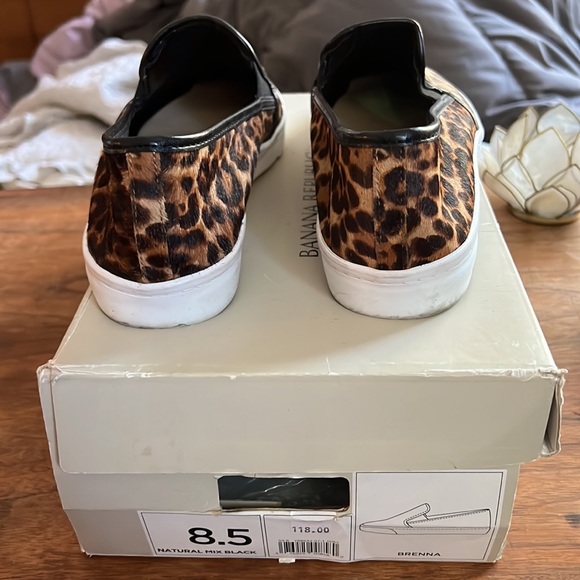 Banana republic leopard faux fur print. Style Brenna natural mix black. Size 8.5 - Picture 3 of 4